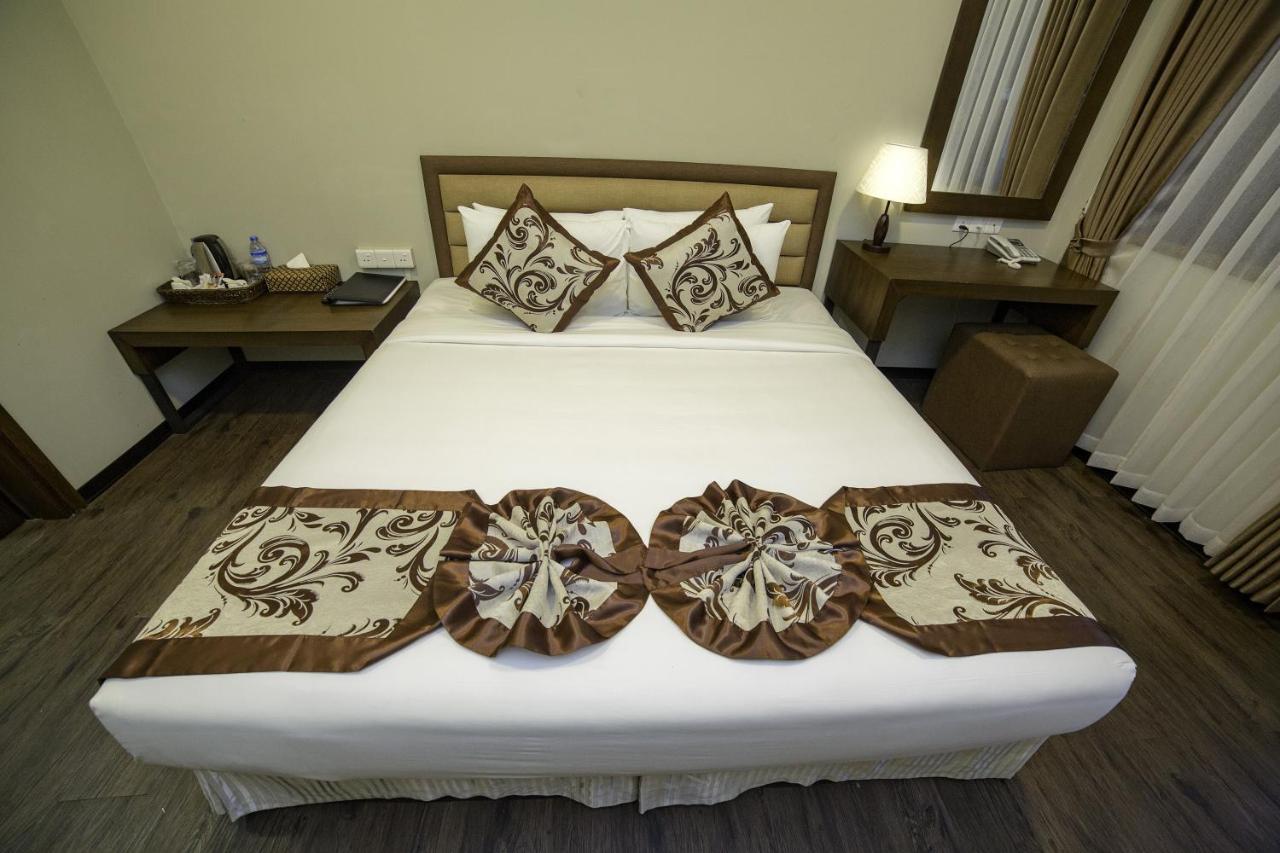 Cloud 10 Boutique Hotel Янгон Экстерьер фото